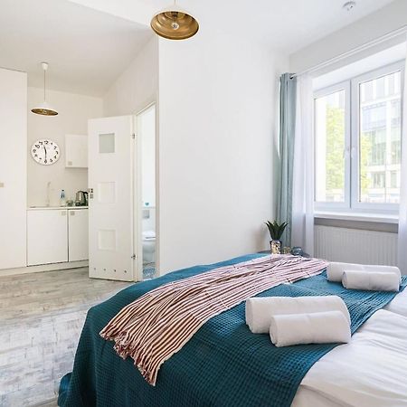 Kopernika 4 - Studio Apartment By Noclegi Renters Varsovie Extérieur photo